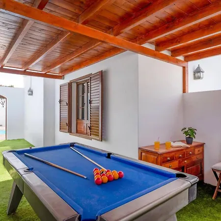 Breezes By Villa Tias