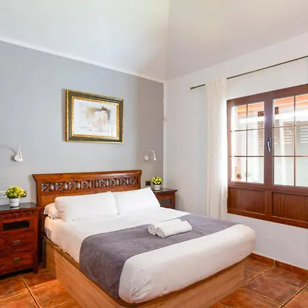Villa Breezes By *